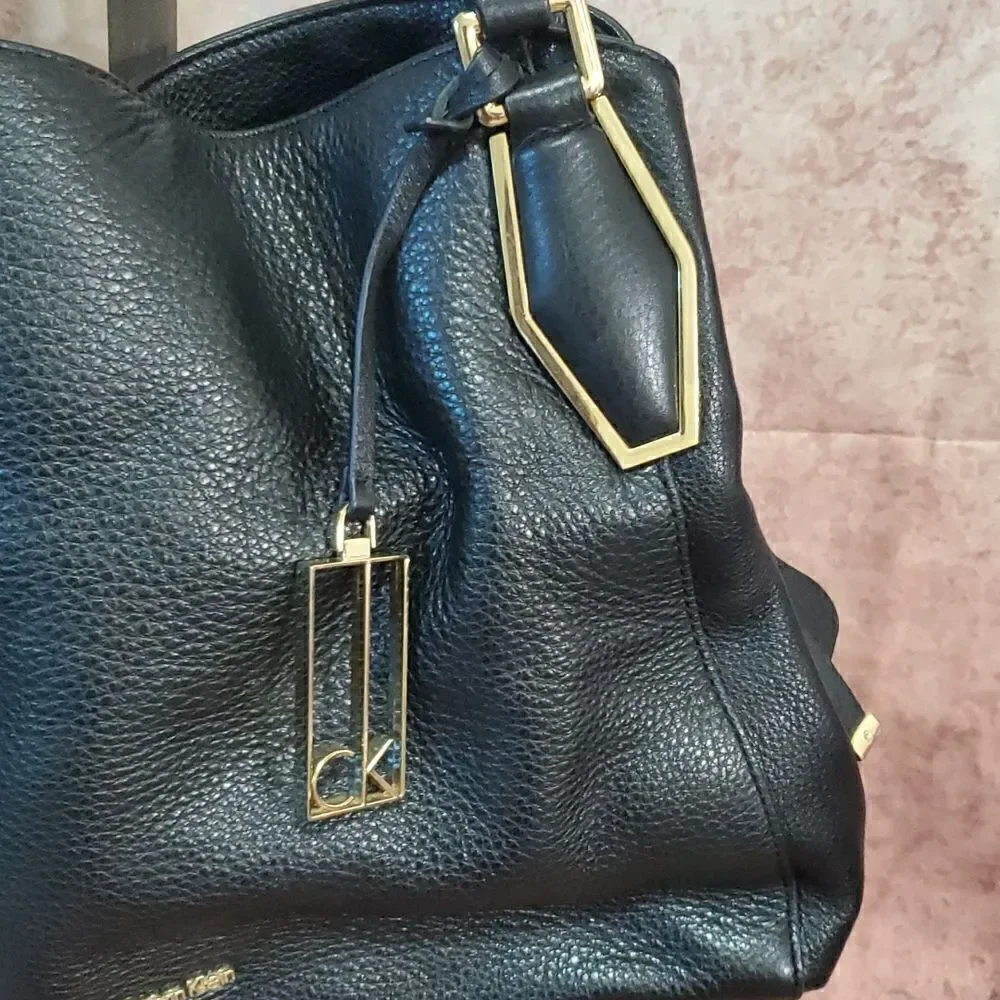 CALVIN KLEIN Black Leather Handbag‎
